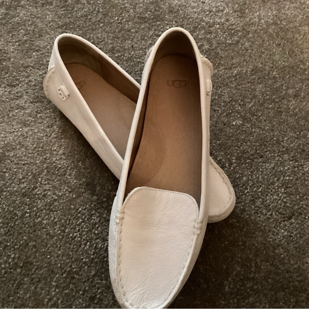 UGG Australia Flores Off White Leather Loafer Jasmine Size 9.5